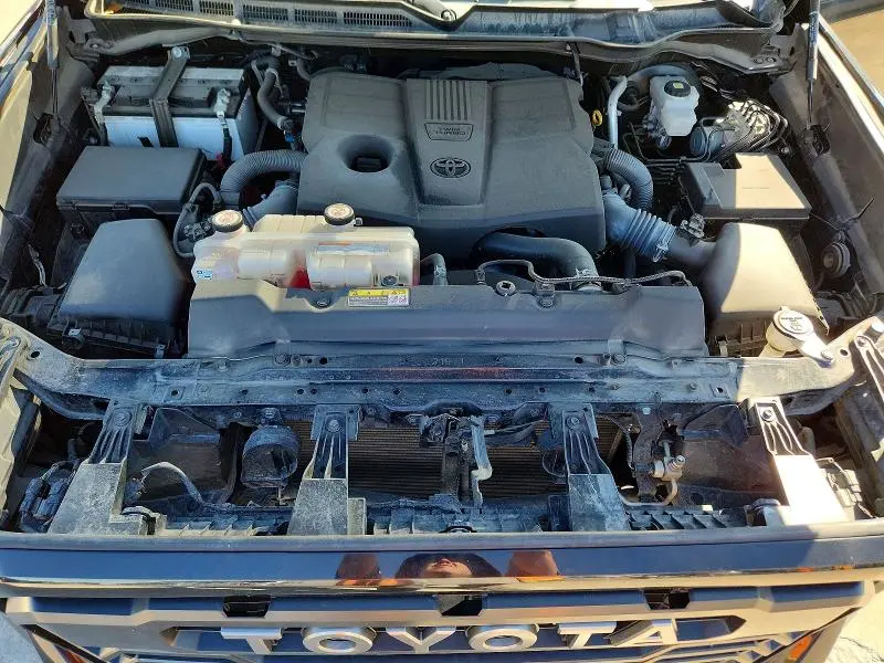 2022 TOYOTA TUNDRA SR5  
