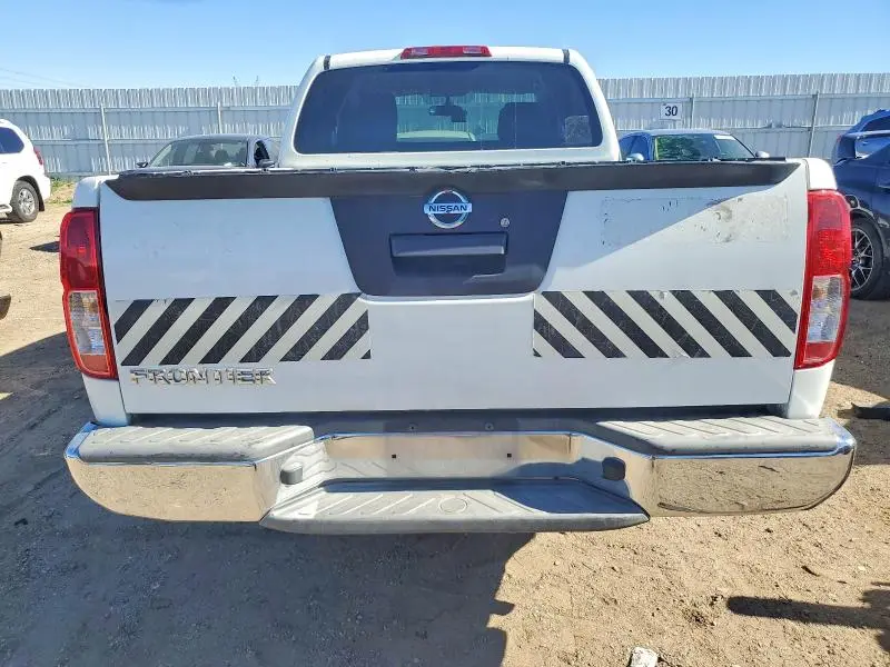 2015 NISSAN FRONTIER S  