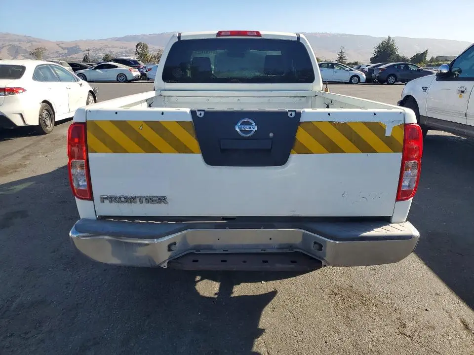 2014 NISSAN FRONTIER S  