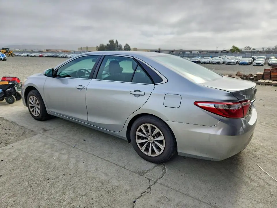 2016 TOYOTA CAMRY LE  