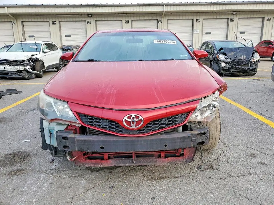 2014 TOYOTA CAMRY SE  
