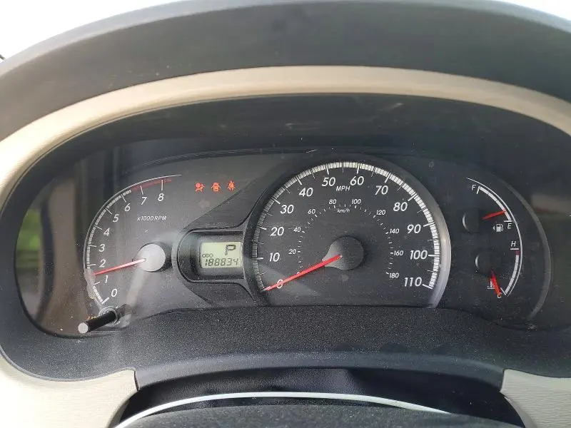 2011 TOYOTA SIENNA LE  