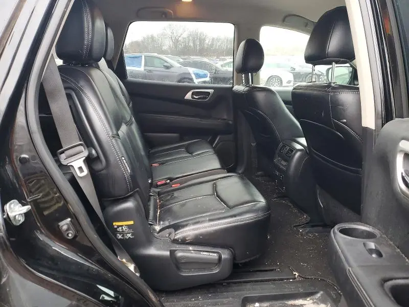 2019 NISSAN PATHFINDER S  