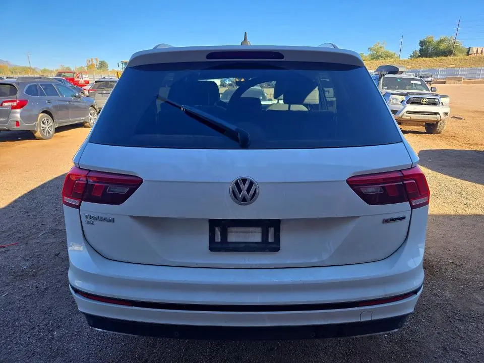 2021 VOLKSWAGEN TIGUAN SE  