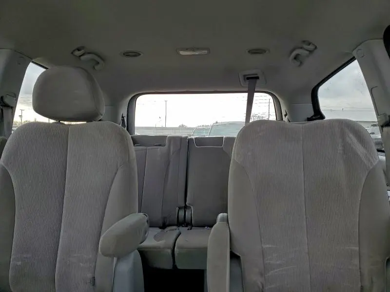2014 KIA SEDONA LX  