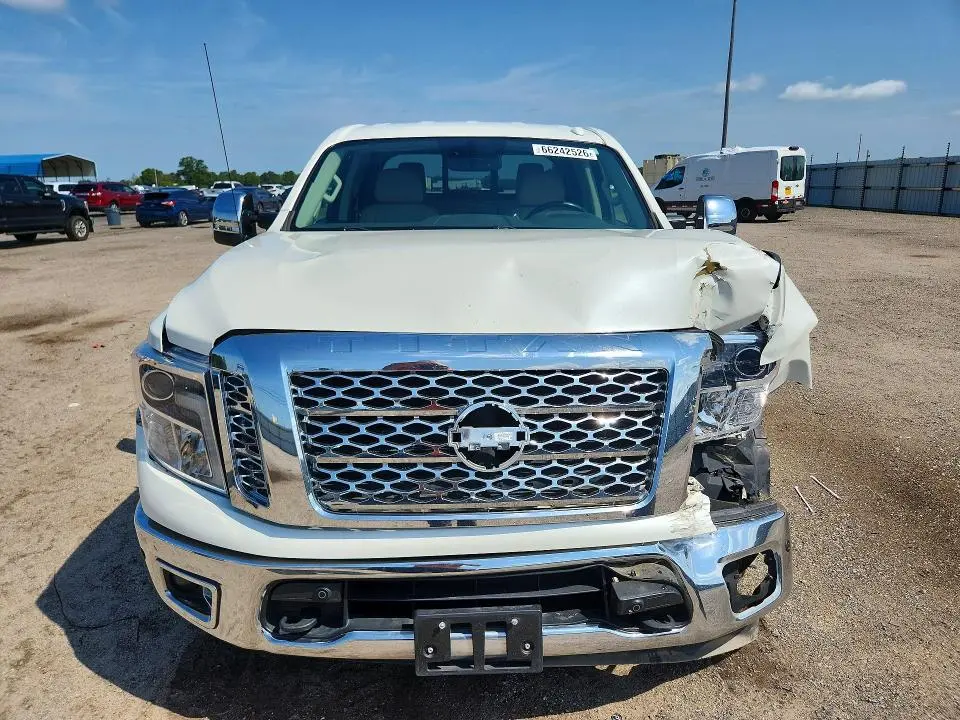 2018 NISSAN TITAN SL  