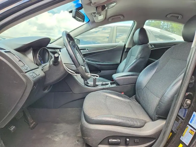 2013 HYUNDAI SONATA SE  