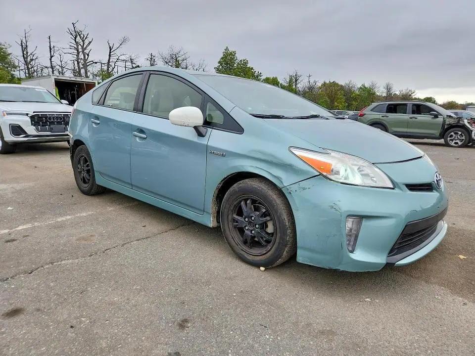 2015 TOYOTA PRIUS TWO  