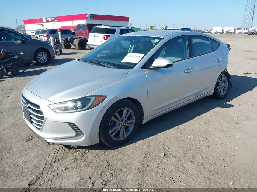 2017 HYUNDAI ELANTRA SE