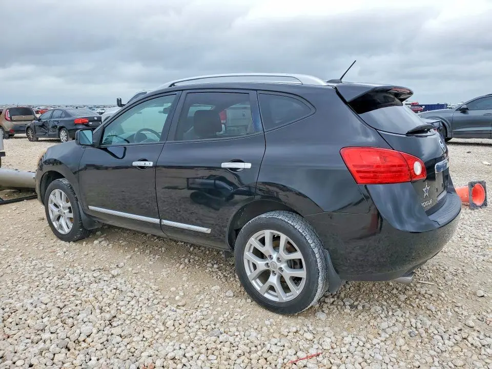 2011 NISSAN ROGUE S  