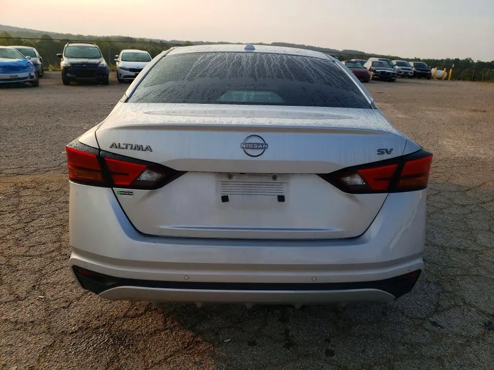 2023 NISSAN ALTIMA SV  