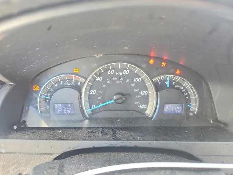 2013 TOYOTA CAMRY SE  