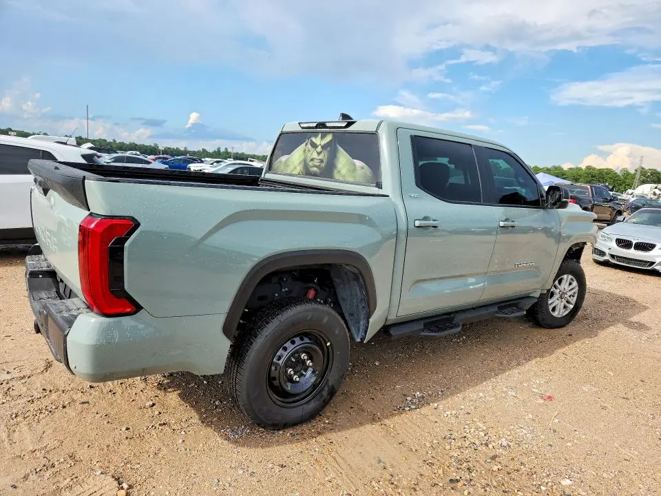 2025 TOYOTA TUNDRA SR5  