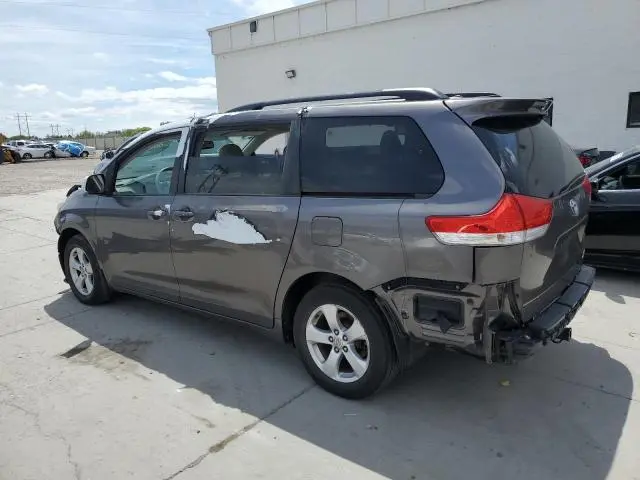 2011 TOYOTA SIENNA LE  
