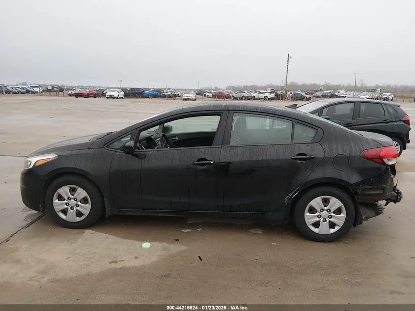 2017 KIA FORTE LX