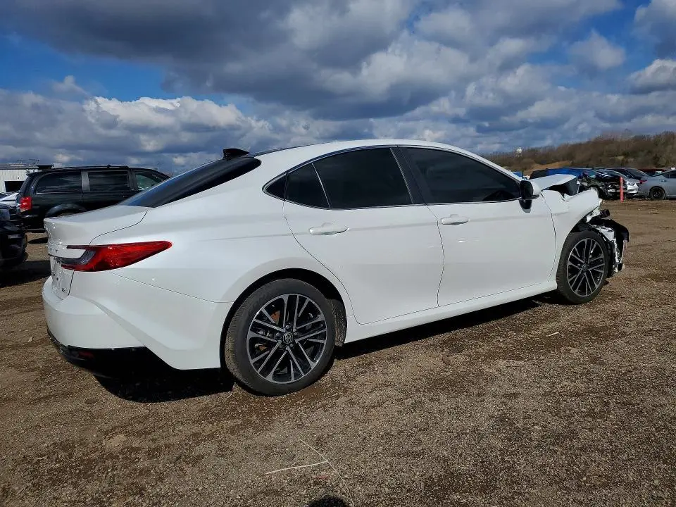 2026 TOYOTA CAMRY XLE  