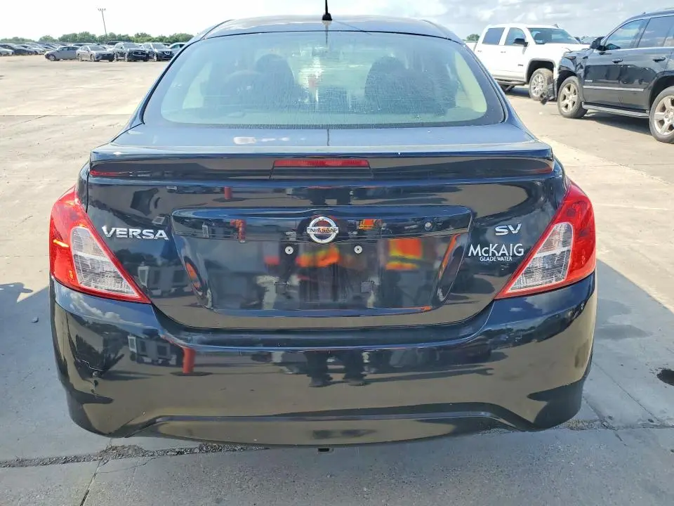 2018 NISSAN VERSA SV  
