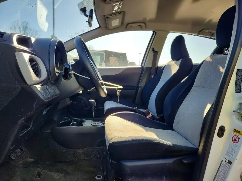 2012 TOYOTA YARIS 5-DOOR L  