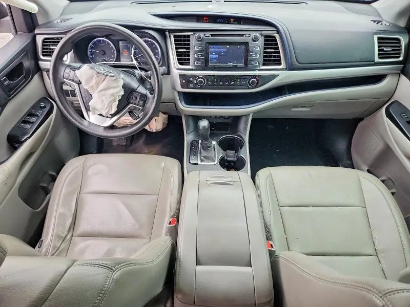 2017 TOYOTA HIGHLANDER LE  