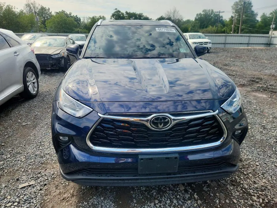 2022 TOYOTA HIGHLANDER LIMITED  
