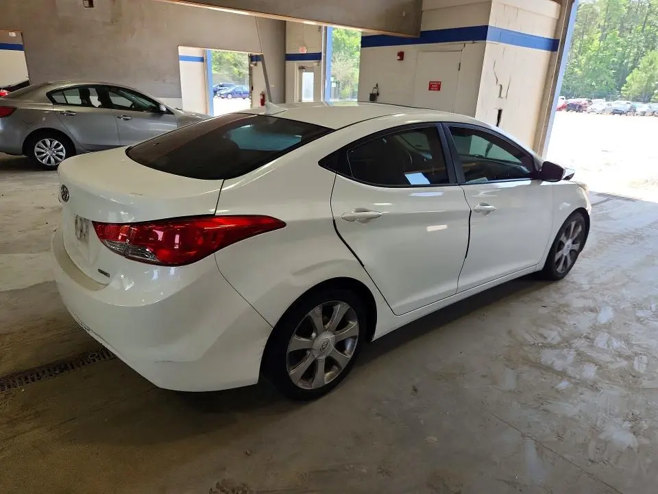 2011 HYUNDAI ELANTRA LIMITED  