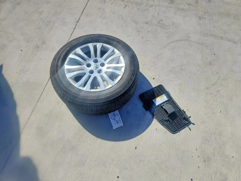 2017 TOYOTA SIENNA XLE 8-PASSENGER  