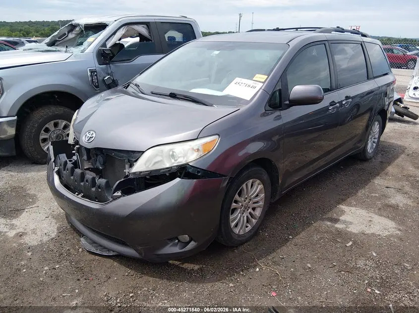 2012 TOYOTA SIENNA XLE V6 8 PASSENGER