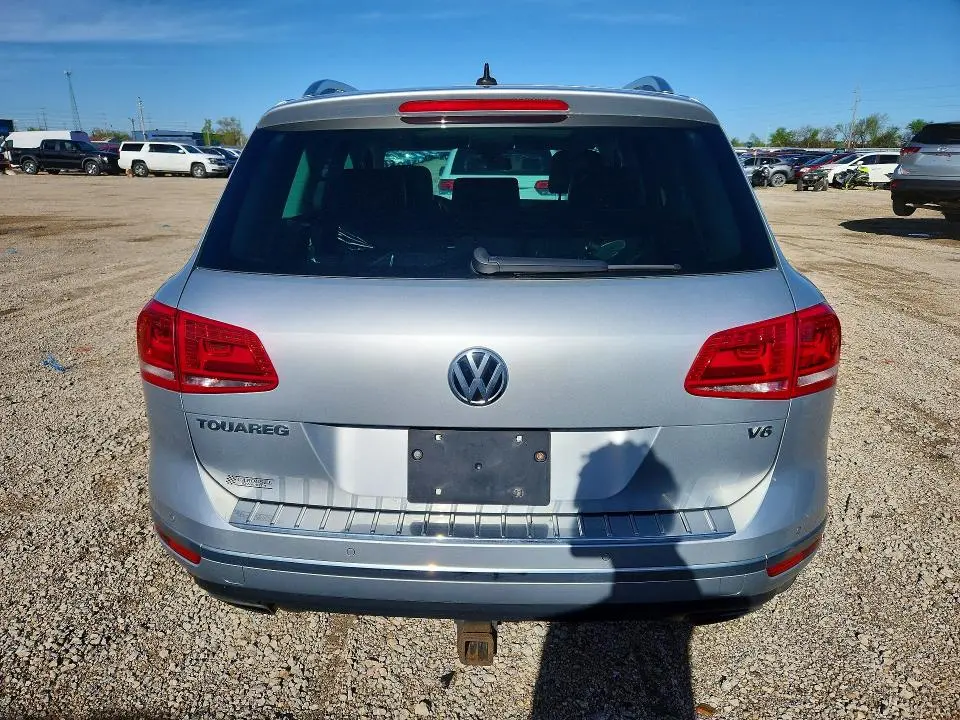2015 VOLKSWAGEN TOUAREG V6  