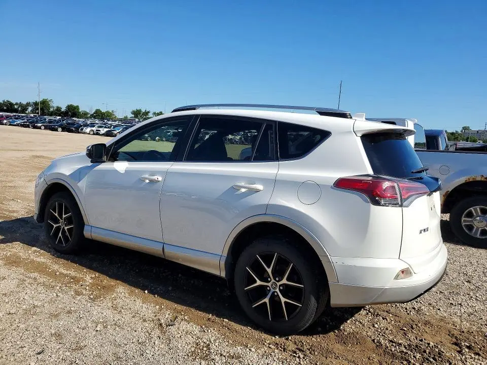 2016 TOYOTA RAV4 SE  