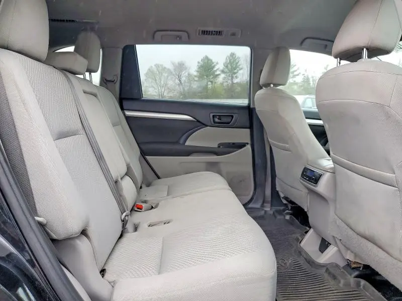 2019 TOYOTA HIGHLANDER LE  