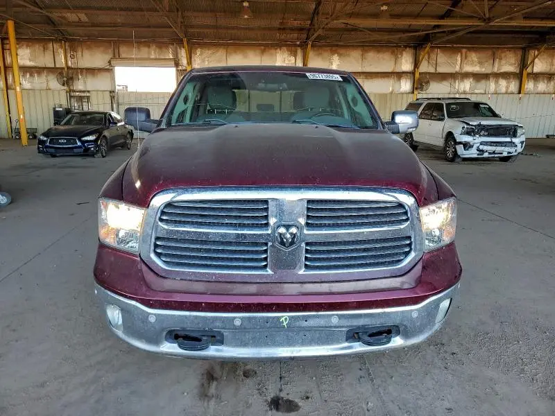 2016 RAM 1500 SLT  