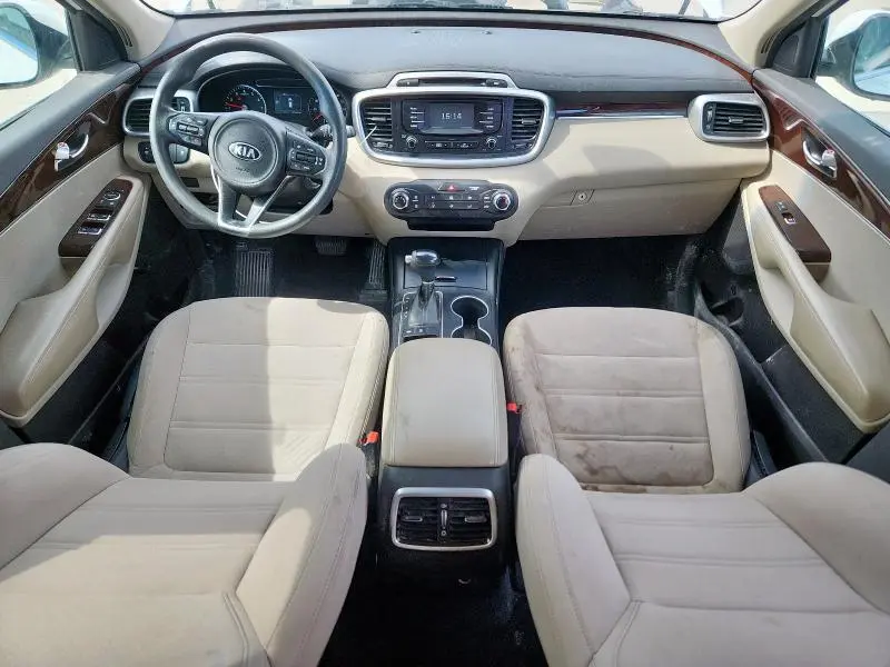 2016 KIA SORENTO LX  