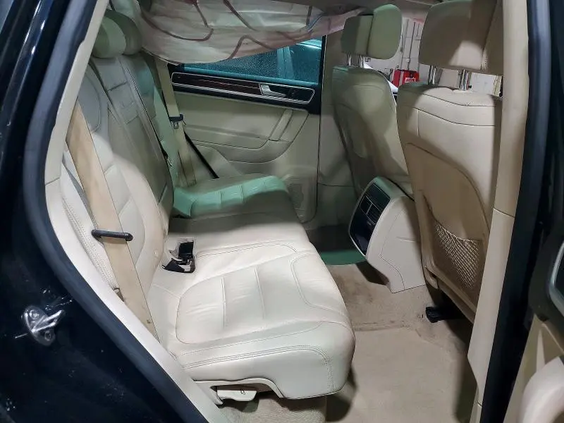 2015 VOLKSWAGEN TOUAREG V6  
