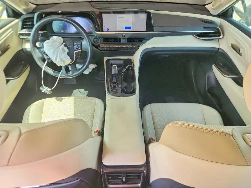 2024 TOYOTA CROWN LIMITED  