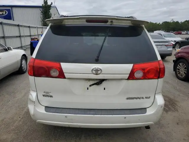 2010 TOYOTA SIENNA XLE  