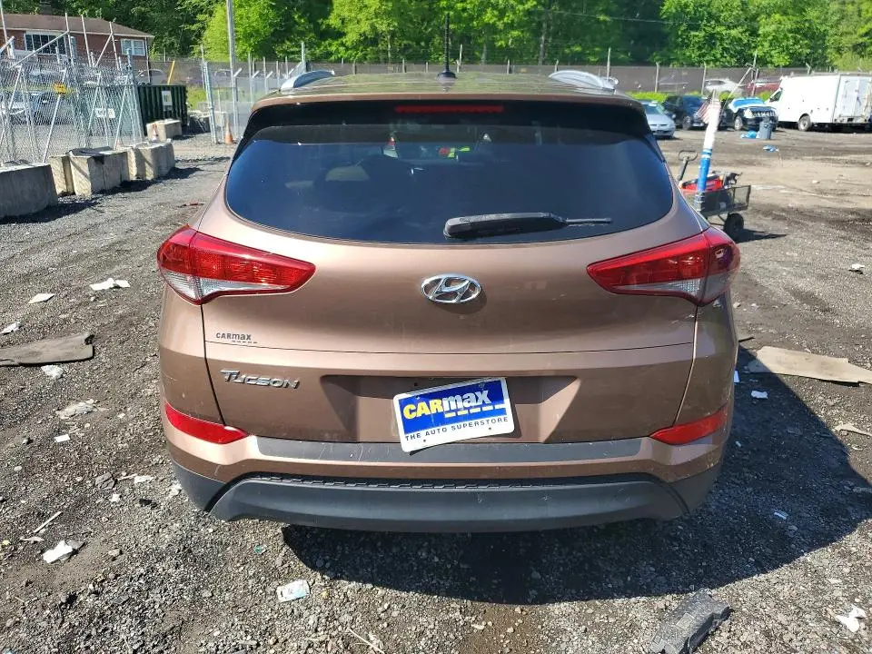 2016 HYUNDAI TUCSON SE  
