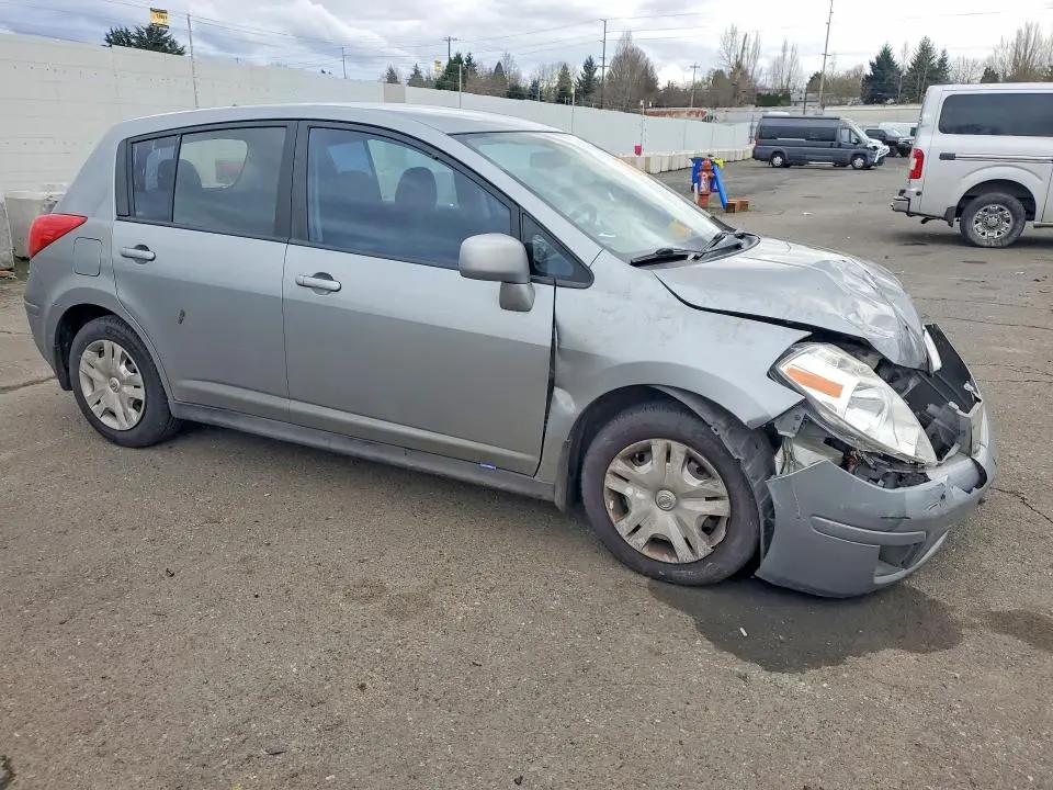 2011 NISSAN VERSA   