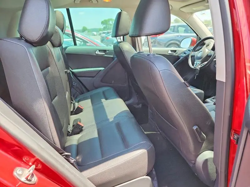 2013 VOLKSWAGEN TIGUAN S  