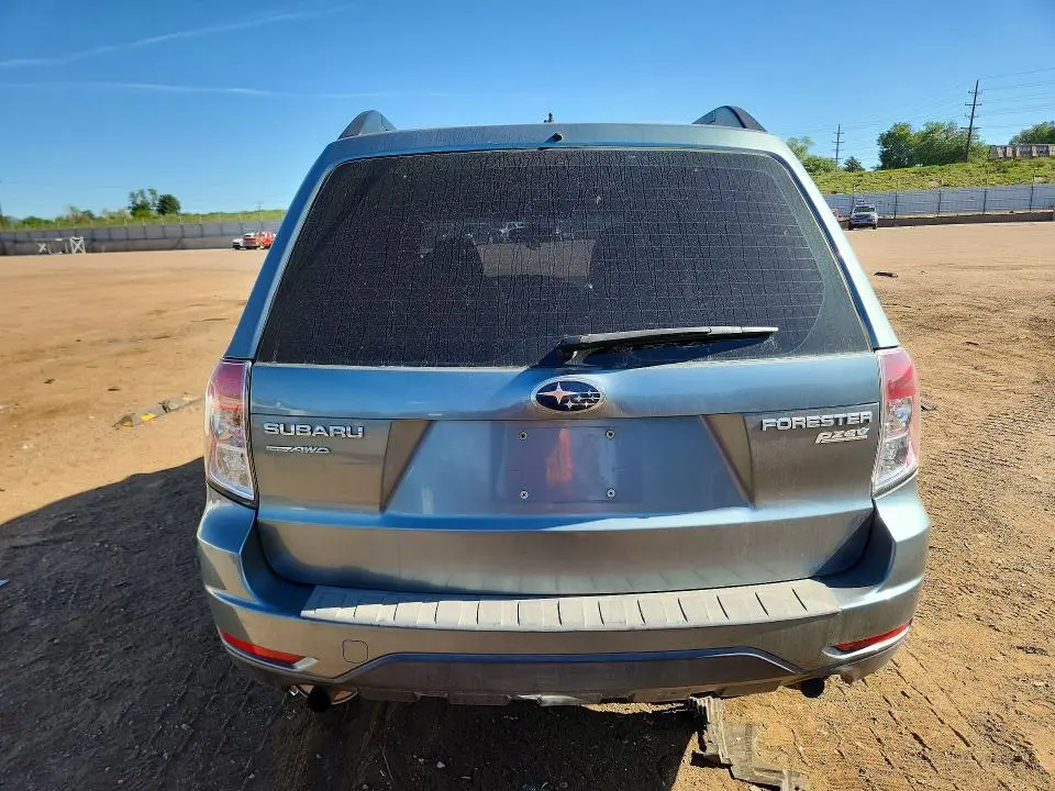 2010 SUBARU FORESTER XS  