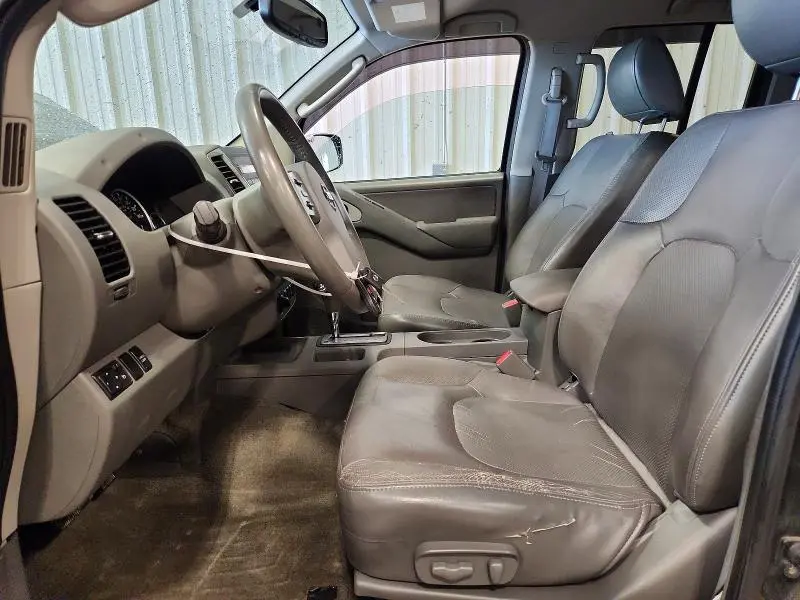 2010 NISSAN FRONTIER SE V6  