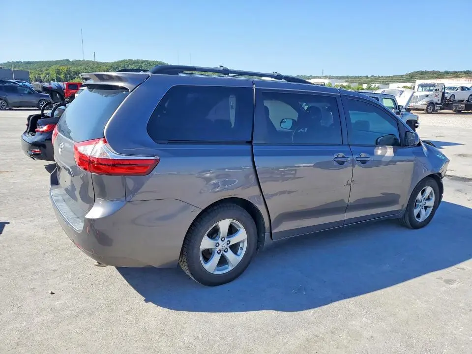 2015 TOYOTA SIENNA LE  