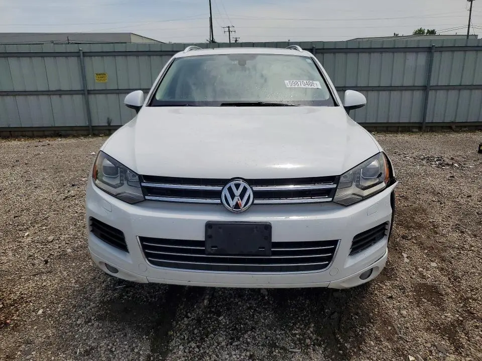 2013 VOLKSWAGEN TOUAREG V6  