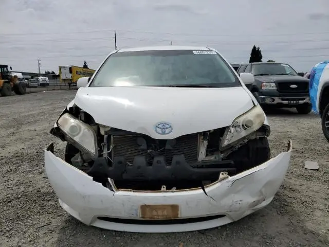2011 TOYOTA SIENNA LE  