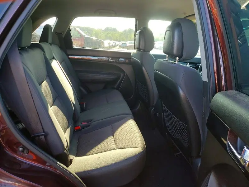 2013 KIA SORENTO LX  
