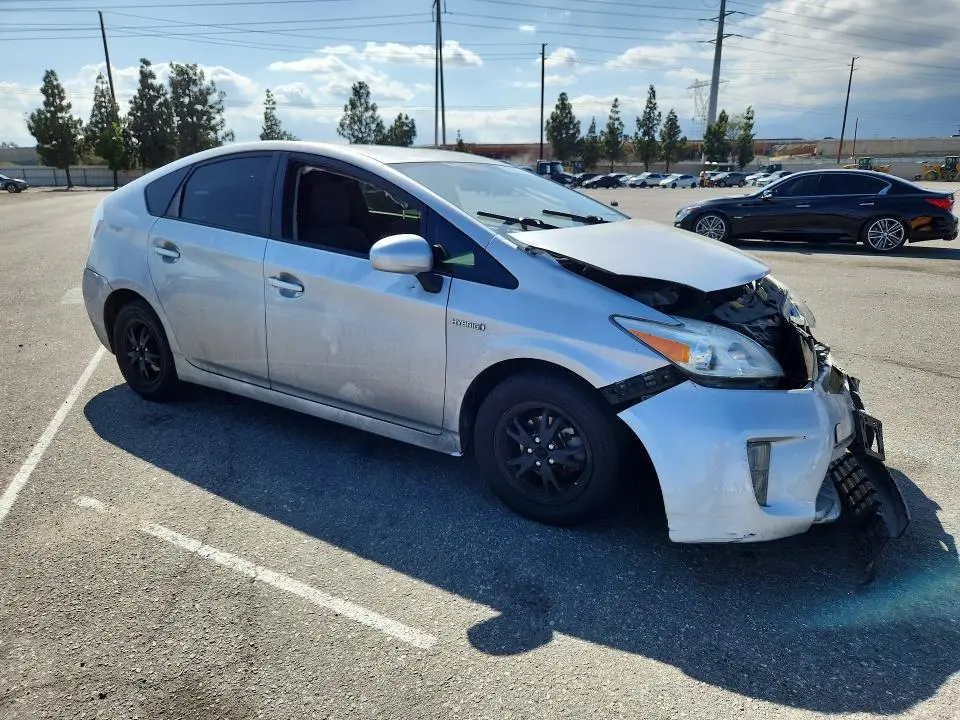 2013 TOYOTA PRIUS THREE  