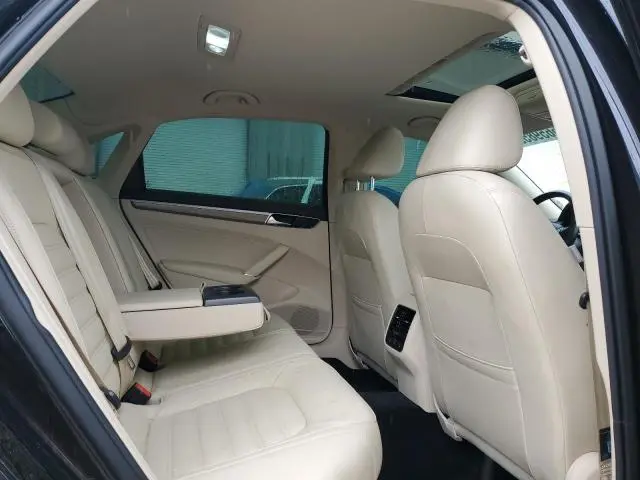 2018 VOLKSWAGEN PASSAT SEL PREMIUM  