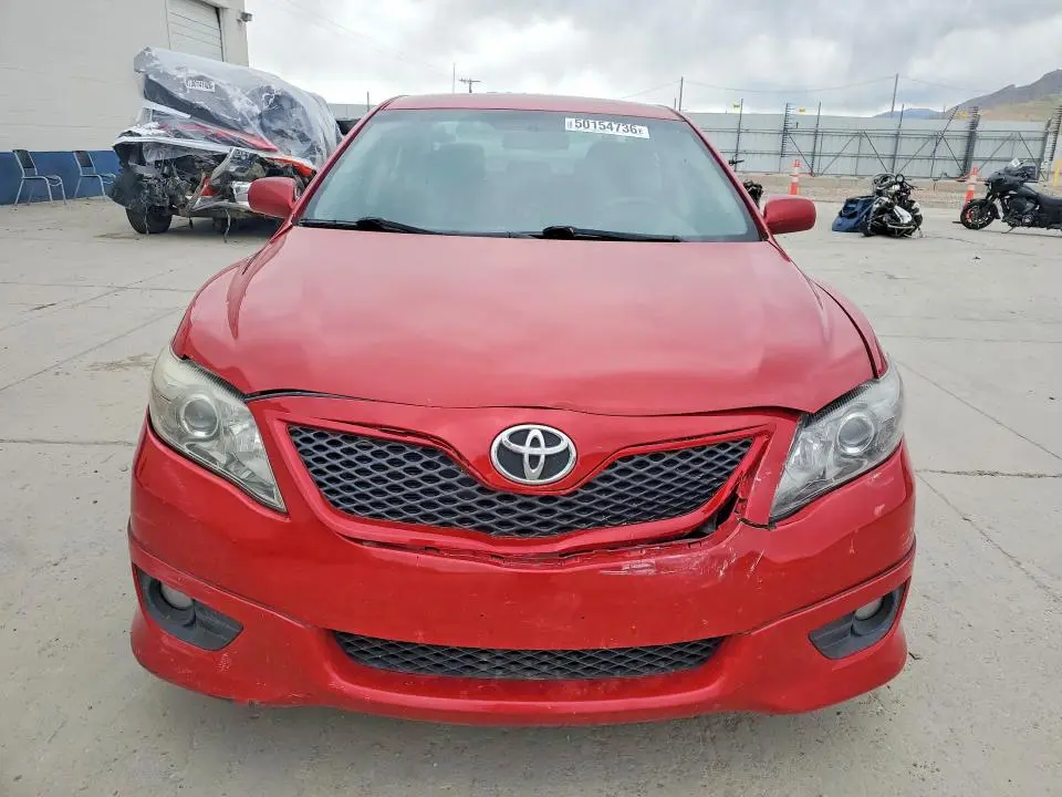 2011 TOYOTA CAMRY SE  