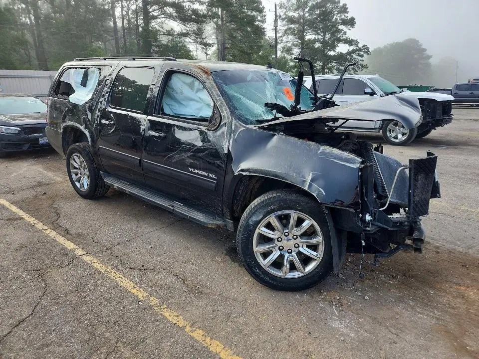 2011 GMC YUKON XL C1500 SLE  