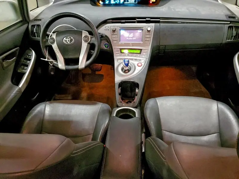 2015 TOYOTA PRIUS   
