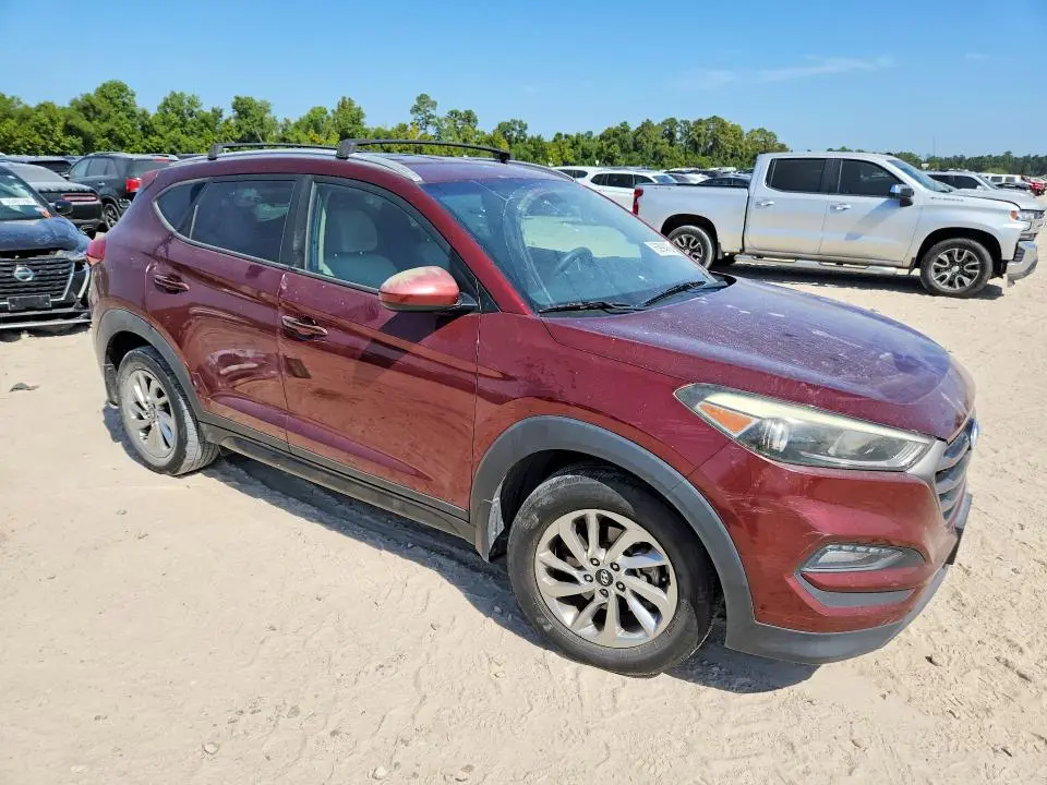 2016 HYUNDAI TUCSON SE  